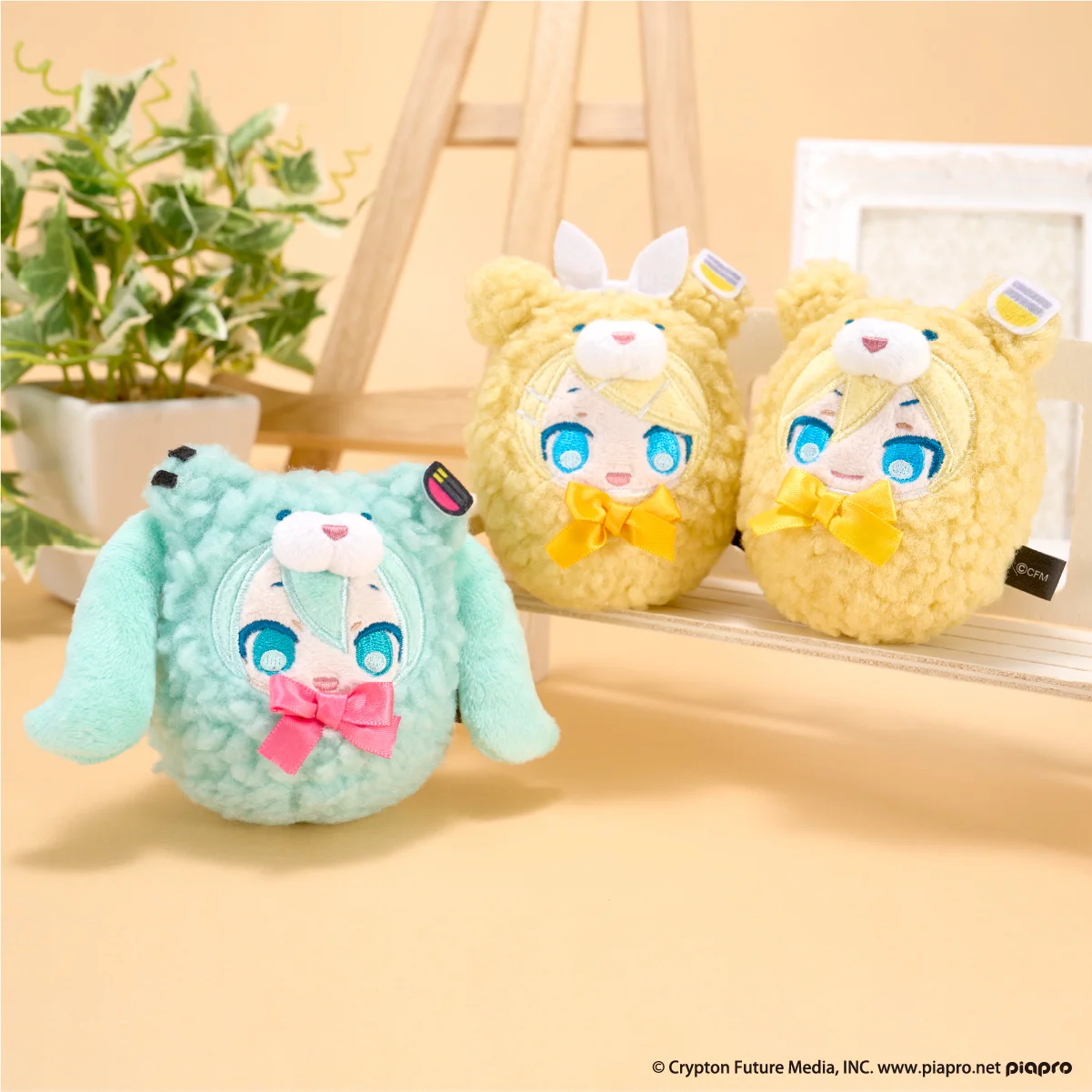 ピアプロキャラクターズ ぬいコロン